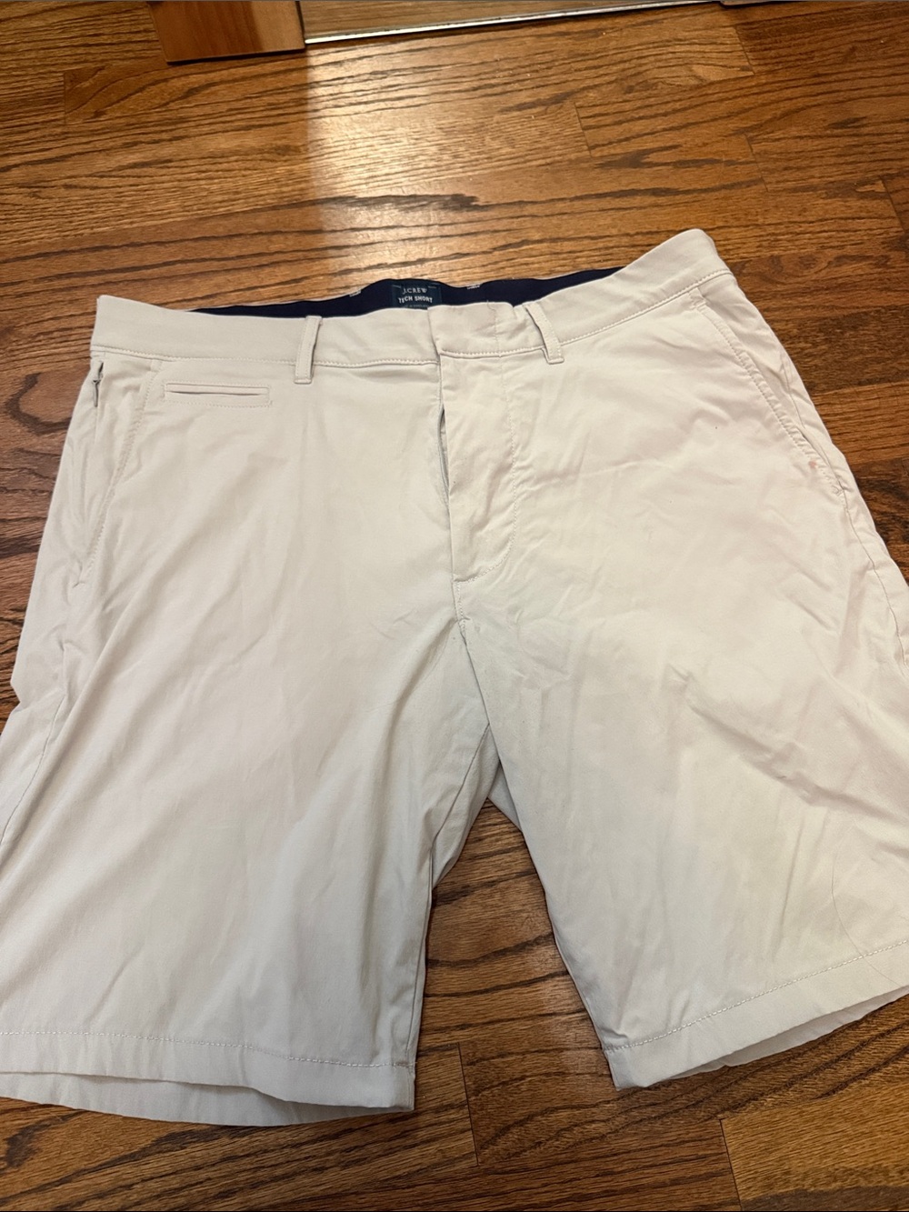 J. Crew Men's Flat Front Chino Shorts in Off-White